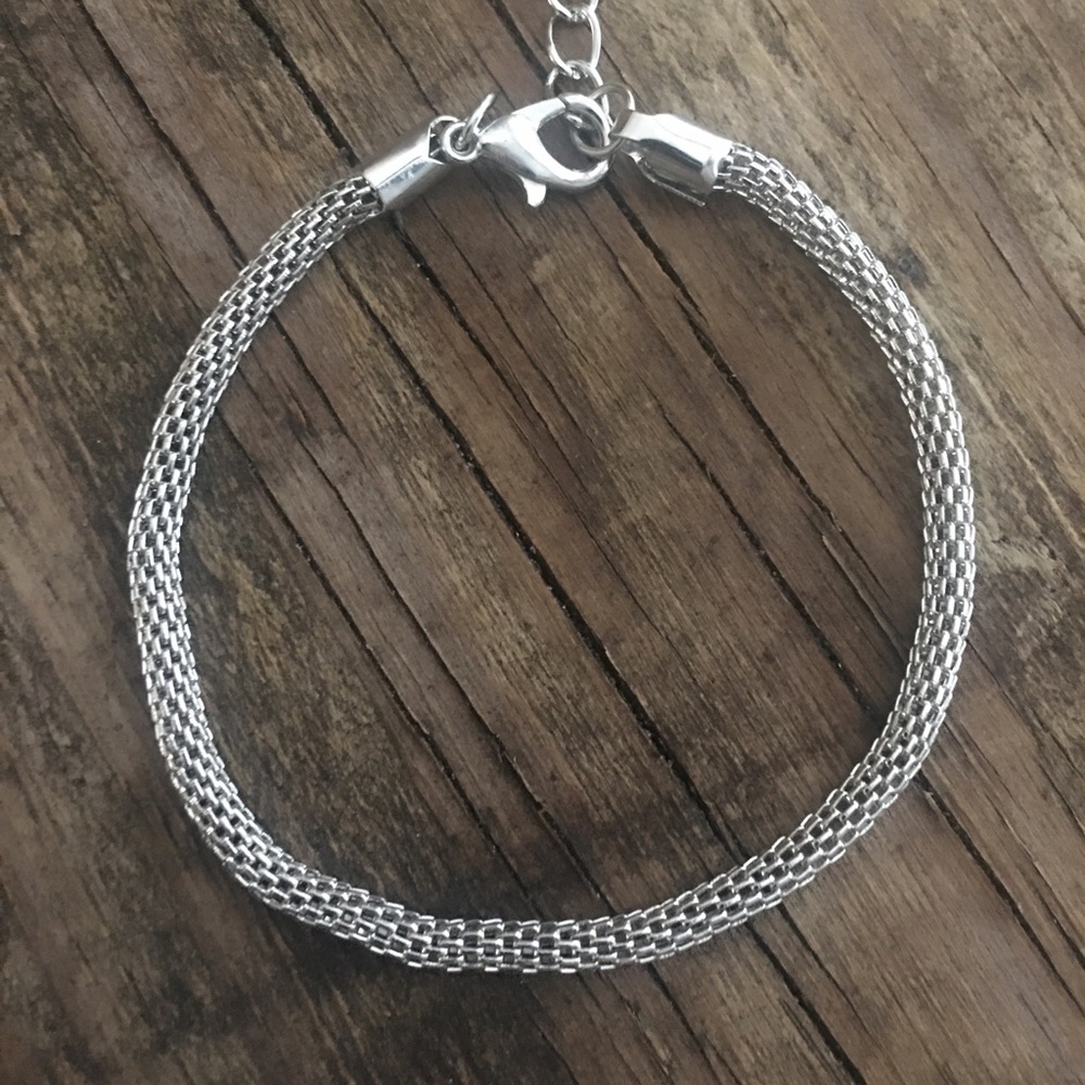 Silver adjustable bracelet